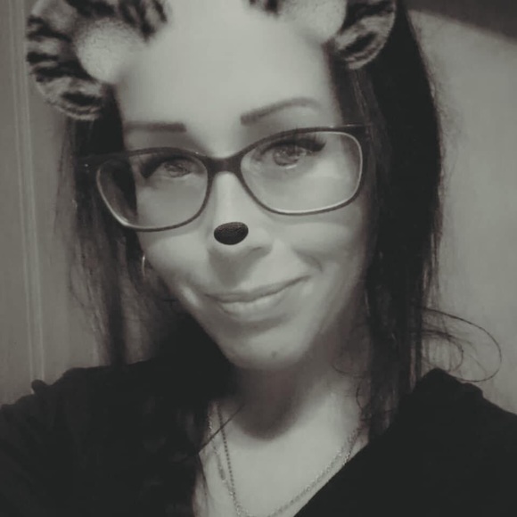 Meet your Posher, Igdalie - Picture 1 of 1